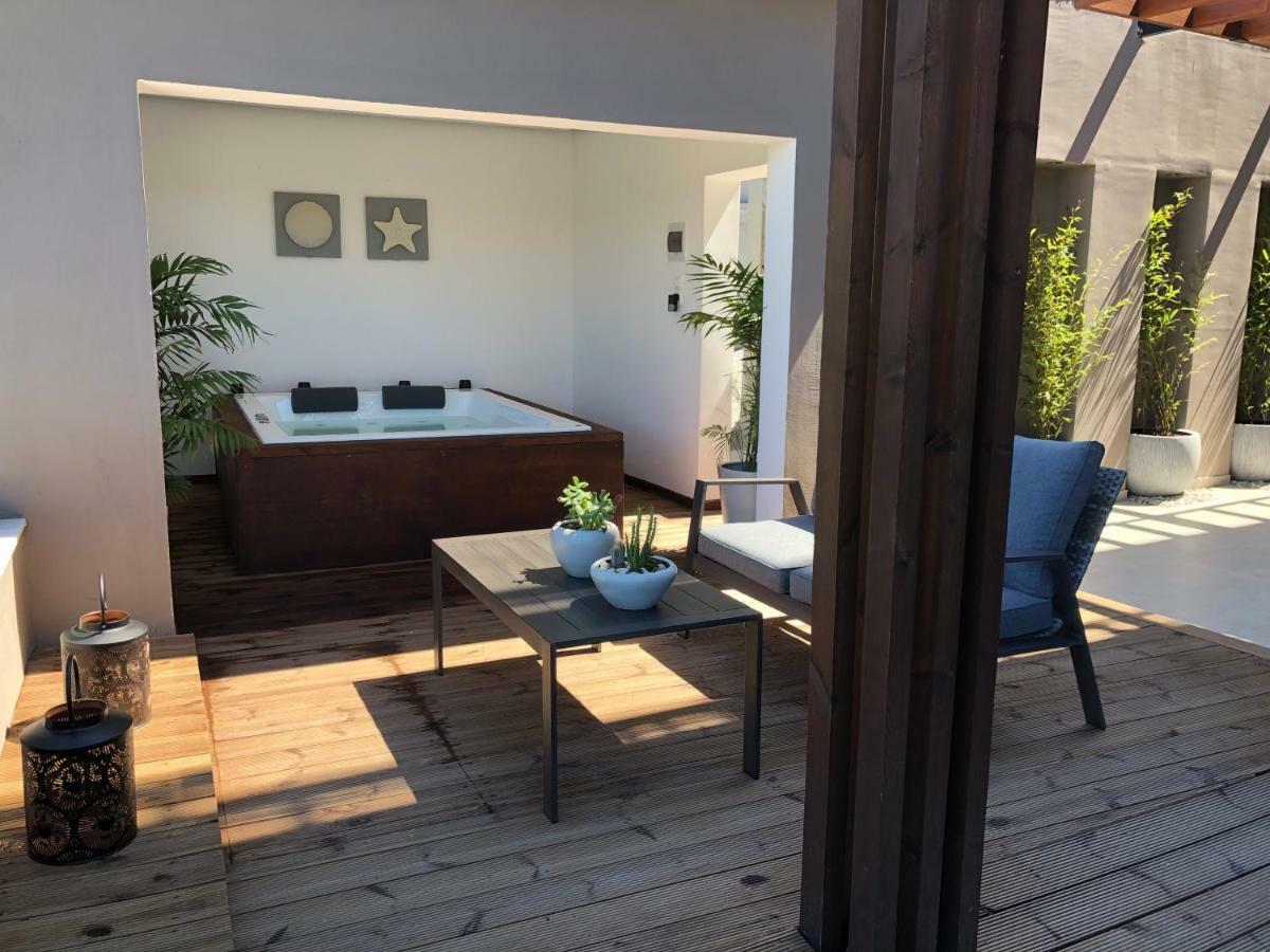 Ionian Eye Design & Apartment Mesongi
